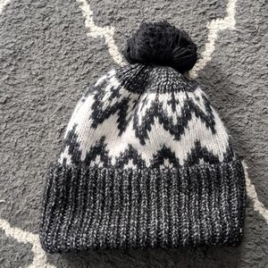 5/$20 NWT Winter hat and scarf set